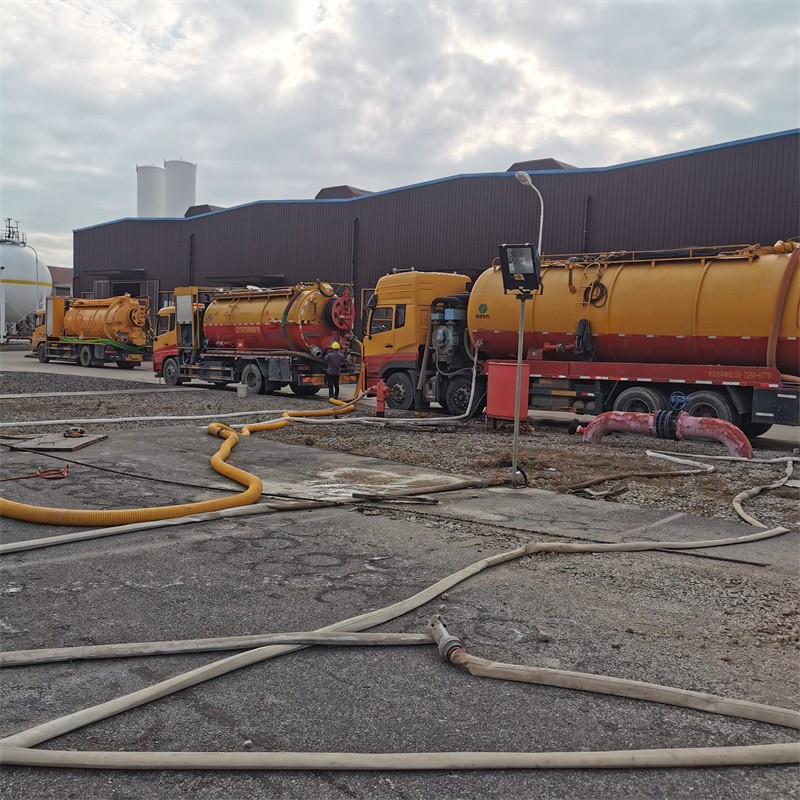 类乌齐污水池清理