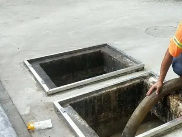 类乌齐化粪池清理