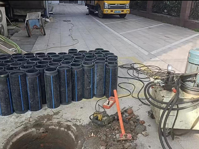 类乌齐PE置换管厂家 DN315置换管 非开挖管短管置换